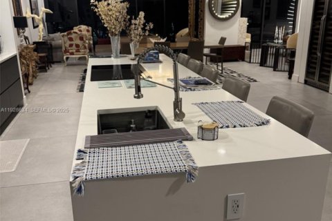 Adosado en venta en Miami, Florida, 3 dormitorios, 324.51 m2 № 1987084 - foto 7