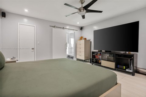 House in Doral, Florida 3 bedrooms, 160.16 sq.m. № 1766394 - photo 22