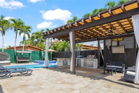House in Doral, Florida 3 bedrooms, 160.16 sq.m. № 1766394 - photo 30