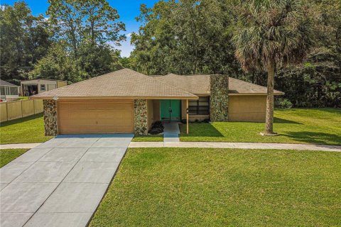 House in Dunnellon, Florida 3 bedrooms, 136.57 sq.m. № 1385483 - photo 1
