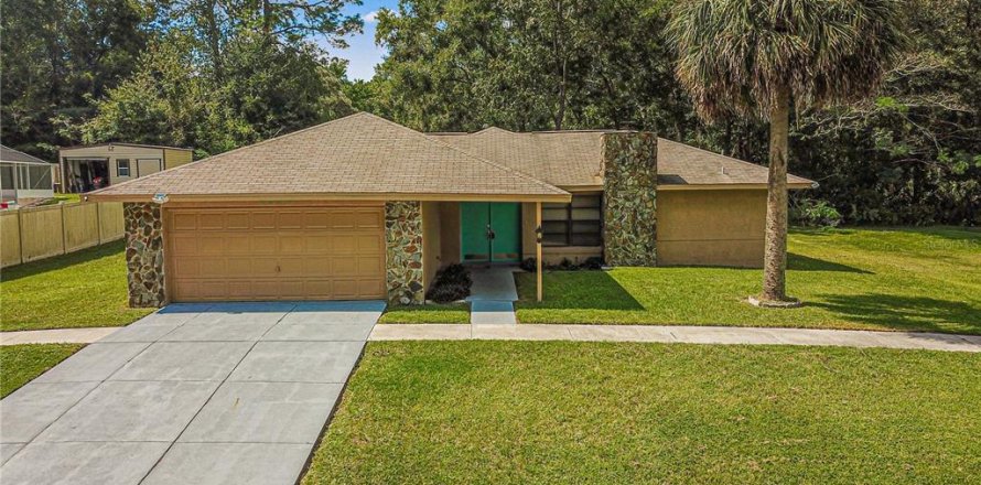 House in Dunnellon, Florida 3 bedrooms, 136.57 sq.m. № 1385483