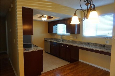 Villa ou maison à louer à Ocala, Floride: 2 chambres, 83.61 m2 № 1917434 - photo 4