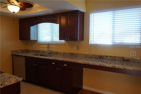 Villa ou maison à louer à Ocala, Floride: 2 chambres, 83.61 m2 № 1917434 - photo 3