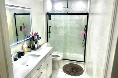 Adosado en venta en Brandon, Florida, 2 dormitorios, 148.18 m2 № 1900203 - foto 16