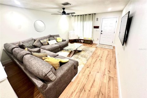 Adosado en venta en Brandon, Florida, 2 dormitorios, 148.18 m2 № 1900203 - foto 3