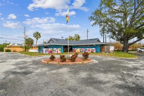 Commercial property in Saint Petersburg, Florida 244.15 sq.m. № 1631905 - photo 8