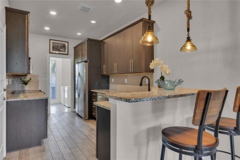 Touwnhouse à vendre à Hollywood, Floride: 3 chambres, 132.01 m2 № 1964192 - photo 8