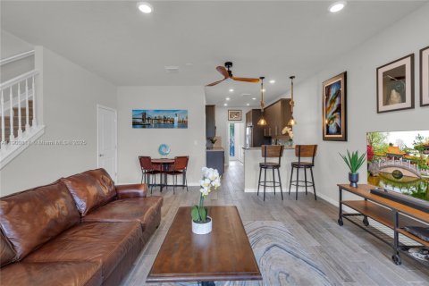Touwnhouse à vendre à Hollywood, Floride: 3 chambres, 132.01 m2 № 1964192 - photo 4