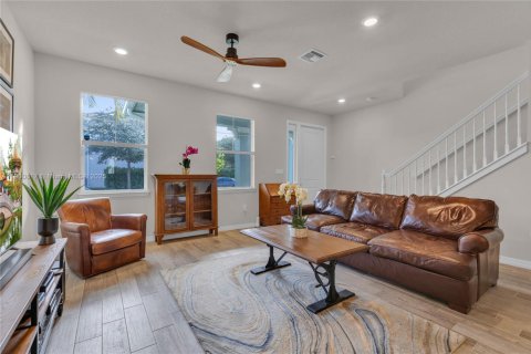 Touwnhouse à vendre à Hollywood, Floride: 3 chambres, 132.01 m2 № 1964192 - photo 6