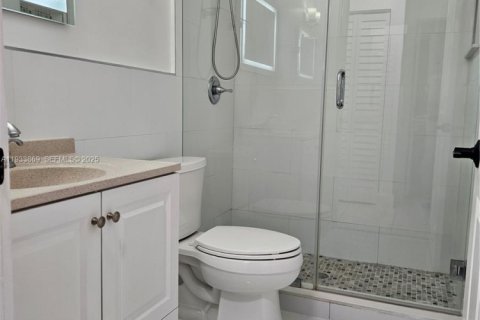 House in Miami, Florida 3 bedrooms, 109.62 sq.m. № 1993087 - photo 11