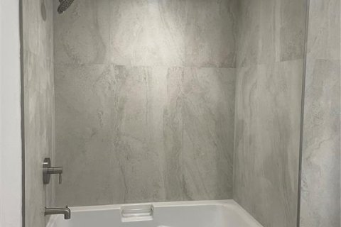 Condominio en venta en Orlando, Florida, 2 dormitorios, 107.49 m2 № 1907298 - foto 17