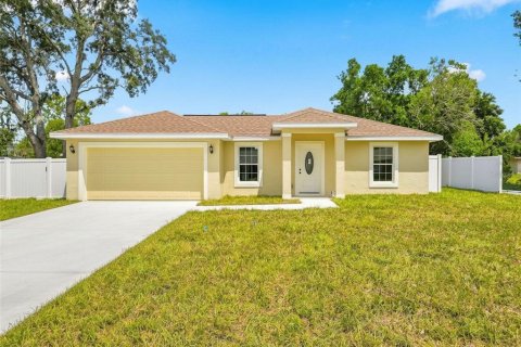 House in Spring Hill, Florida 3 bedrooms, 101.08 sq.m. № 2324557