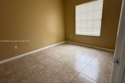 Condominio en alquiler en North Lauderdale, Florida, 3 dormitorios № 1928684 - foto 13