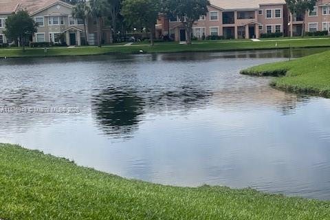 Condominio en alquiler en North Lauderdale, Florida, 3 dormitorios № 1928684 - foto 16