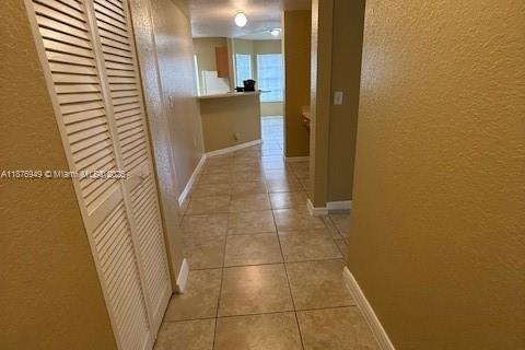 Condominio en alquiler en North Lauderdale, Florida, 3 dormitorios № 1928684 - foto 8