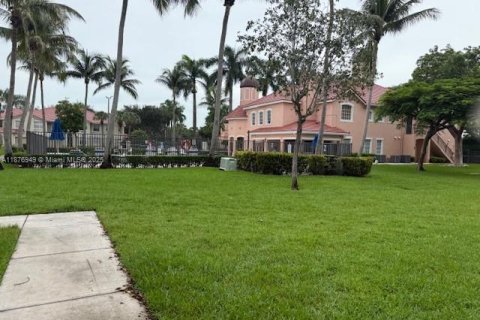 Condominio en alquiler en North Lauderdale, Florida, 3 dormitorios № 1928684 - foto 17