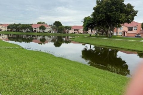 Condominio en alquiler en North Lauderdale, Florida, 3 dormitorios № 1928684 - foto 20