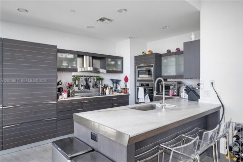 Condo in Miami, Florida, 3 bedrooms  № 2076344 - photo 4