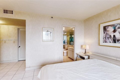 Condominio en venta en Miami, Florida, 2 dormitorios, 152.17 m2 № 1922705 - foto 15