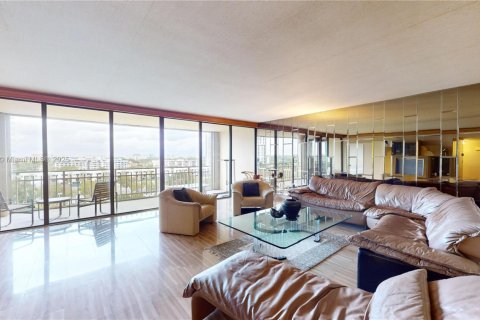Condominio en venta en Miami, Florida, 2 dormitorios, 152.17 m2 № 1922705 - foto 3