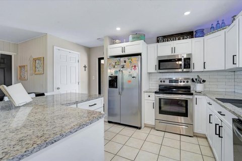 Villa ou maison à vendre à Sarasota, Floride: 3 chambres, 127.37 m2 № 2431758 - photo 13