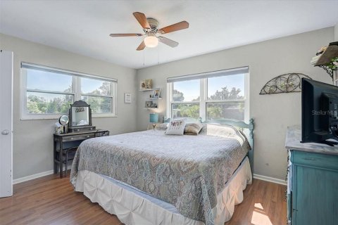 Villa ou maison à vendre à Sarasota, Floride: 3 chambres, 127.37 m2 № 2431758 - photo 17