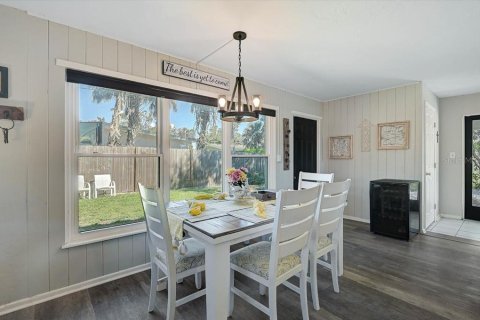 Villa ou maison à vendre à Sarasota, Floride: 3 chambres, 127.37 m2 № 2431758 - photo 7
