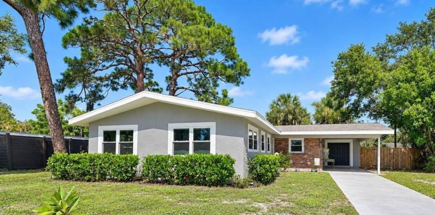 Villa ou maison à Sarasota, Floride 3 chambres, 127.37 m2 № 2431758
