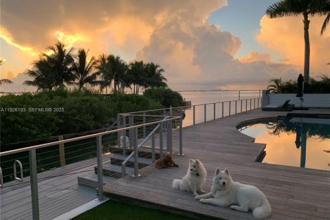 Villa ou maison à vendre à Miami, Floride: 5 chambres, 709.96 m2 № 1991116 - photo 9