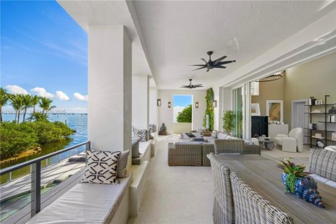 Villa ou maison à vendre à Miami, Floride: 5 chambres, 709.96 m2 № 1991116 - photo 17