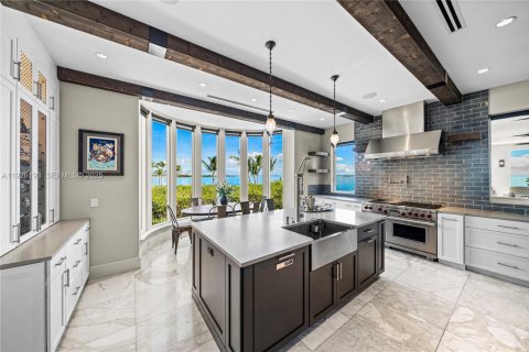 Villa ou maison à vendre à Miami, Floride: 5 chambres, 709.96 m2 № 1991116 - photo 18