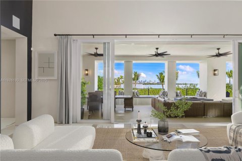 Villa ou maison à vendre à Miami, Floride: 5 chambres, 709.96 m2 № 1991116 - photo 16