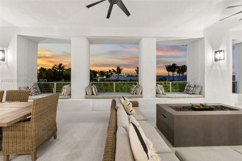 Villa ou maison à vendre à Miami, Floride: 5 chambres, 709.96 m2 № 1991116 - photo 8