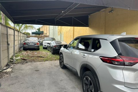 Commercial property in Hialeah Gardens, Florida № 1698522 - photo 24