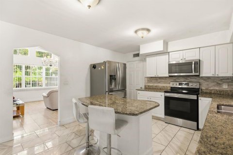 Casa en venta en Saint Petersburg, Florida, 4 dormitorios, 340.95 m2 № 2223331 - foto 13