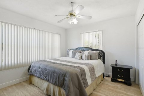 Casa en venta en Saint Petersburg, Florida, 4 dormitorios, 340.95 m2 № 2223331 - foto 18