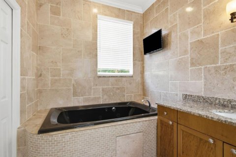 Casa en venta en Saint Petersburg, Florida, 4 dormitorios, 340.95 m2 № 2223331 - foto 28