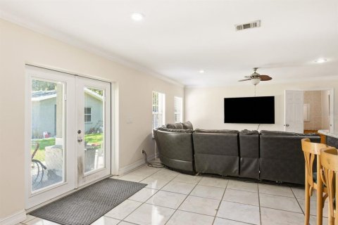 Casa en venta en Saint Petersburg, Florida, 4 dormitorios, 340.95 m2 № 2223331 - foto 8
