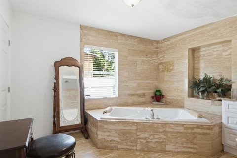 Casa en venta en Saint Petersburg, Florida, 4 dormitorios, 340.95 m2 № 2223331 - foto 20