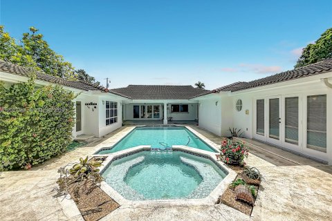 Casa en Miami, Florida 6 dormitorios № 2363891