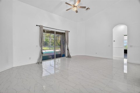 Villa ou maison à vendre à Mount Dora, Floride: 4 chambres, 202.06 m2 № 1918521 - photo 11
