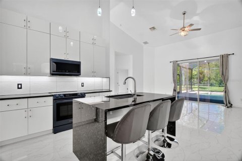 Casa en venta en Mount Dora, Florida, 4 dormitorios, 202.06 m2 № 1918521 - foto 18
