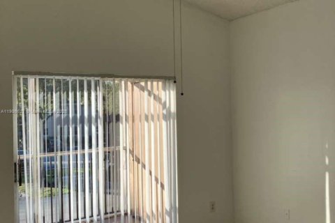 Condo in Deerfield Beach, Florida, 2 bedrooms  № 1957222 - photo 2