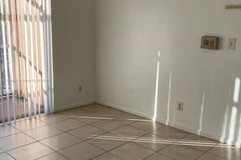 Condo in Deerfield Beach, Florida, 2 bedrooms  № 1957222 - photo 3