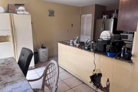 Townhouse in Deerfield Beach, Florida 4 bedrooms, 134.24 sq.m. № 2147196 - photo 4
