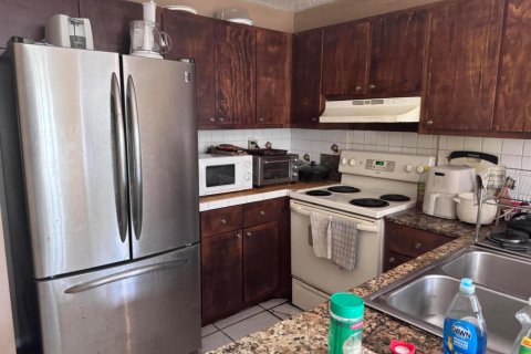 Townhouse in Deerfield Beach, Florida 4 bedrooms, 134.24 sq.m. № 2147196 - photo 5