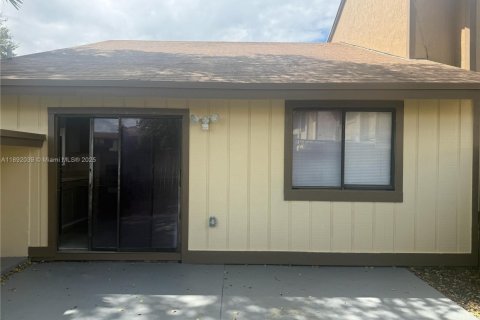 Touwnhouse à vendre à Miami, Floride: 2 chambres, 86.96 m2 № 1945059 - photo 20