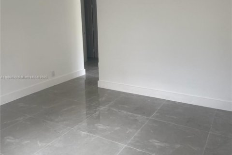 Touwnhouse à vendre à Miami, Floride: 2 chambres, 86.96 m2 № 1945059 - photo 15