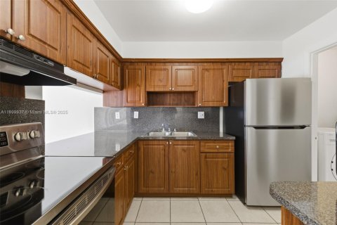 Townhouse in Miami, Florida 3 bedrooms, 124.86 sq.m. № 1952509 - photo 1