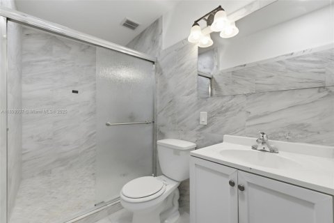 Townhouse in Miami, Florida 3 bedrooms, 124.86 sq.m. № 1952509 - photo 22